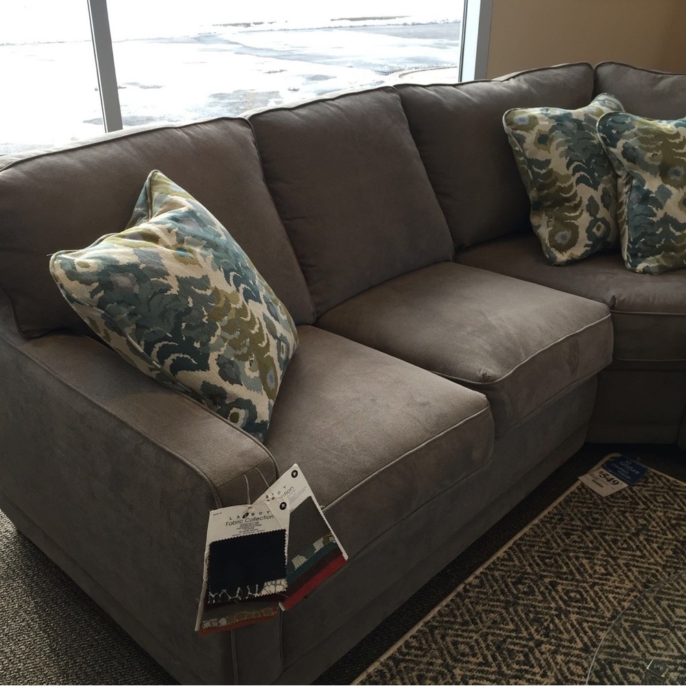 LAZBOY THROW PILLOWS x4  (covers only)